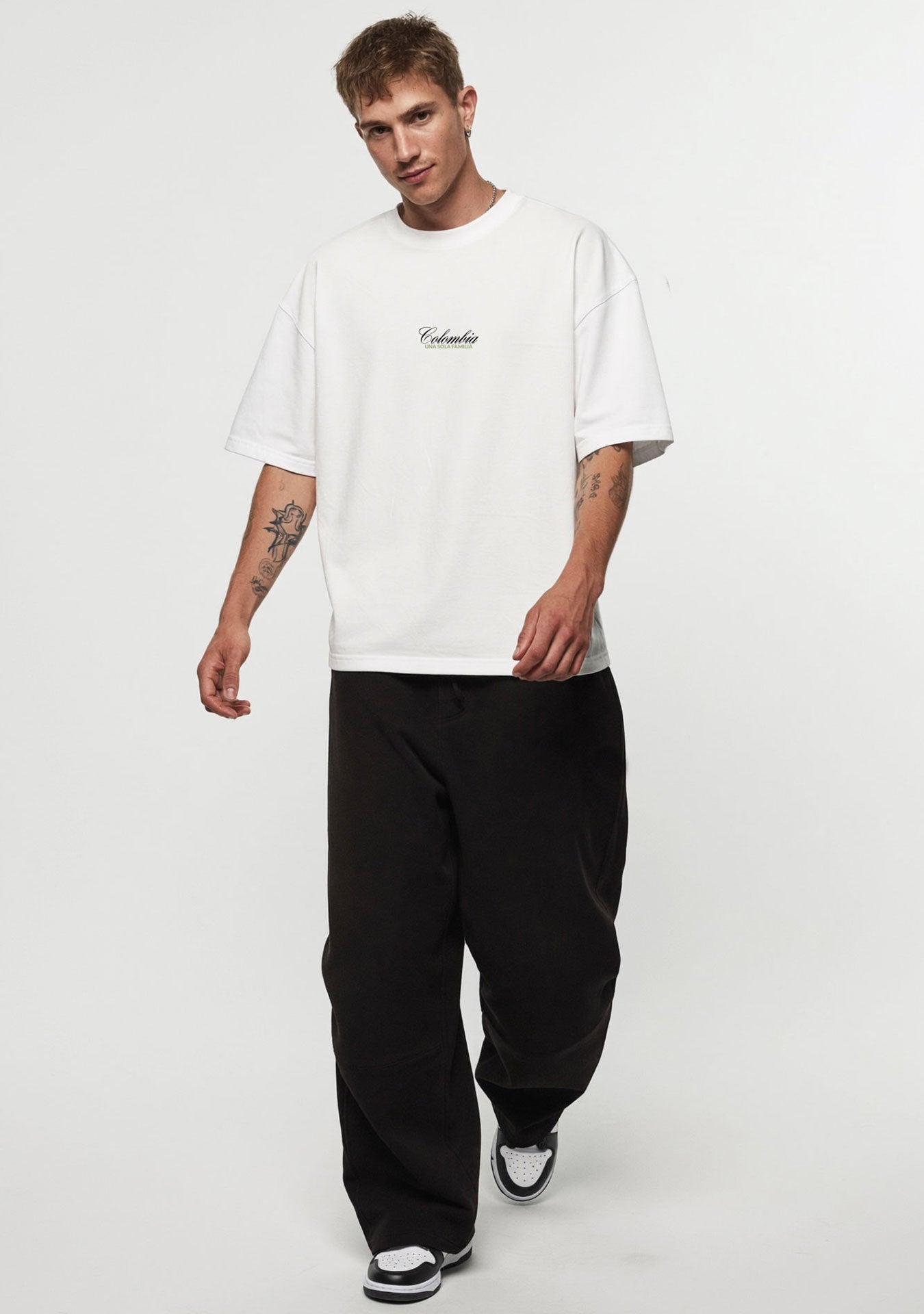 Camiseta Oversized Colombia una sola Familia White