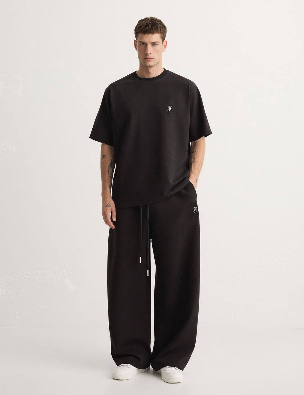 Camiseta Semi-Oversized Basic Black